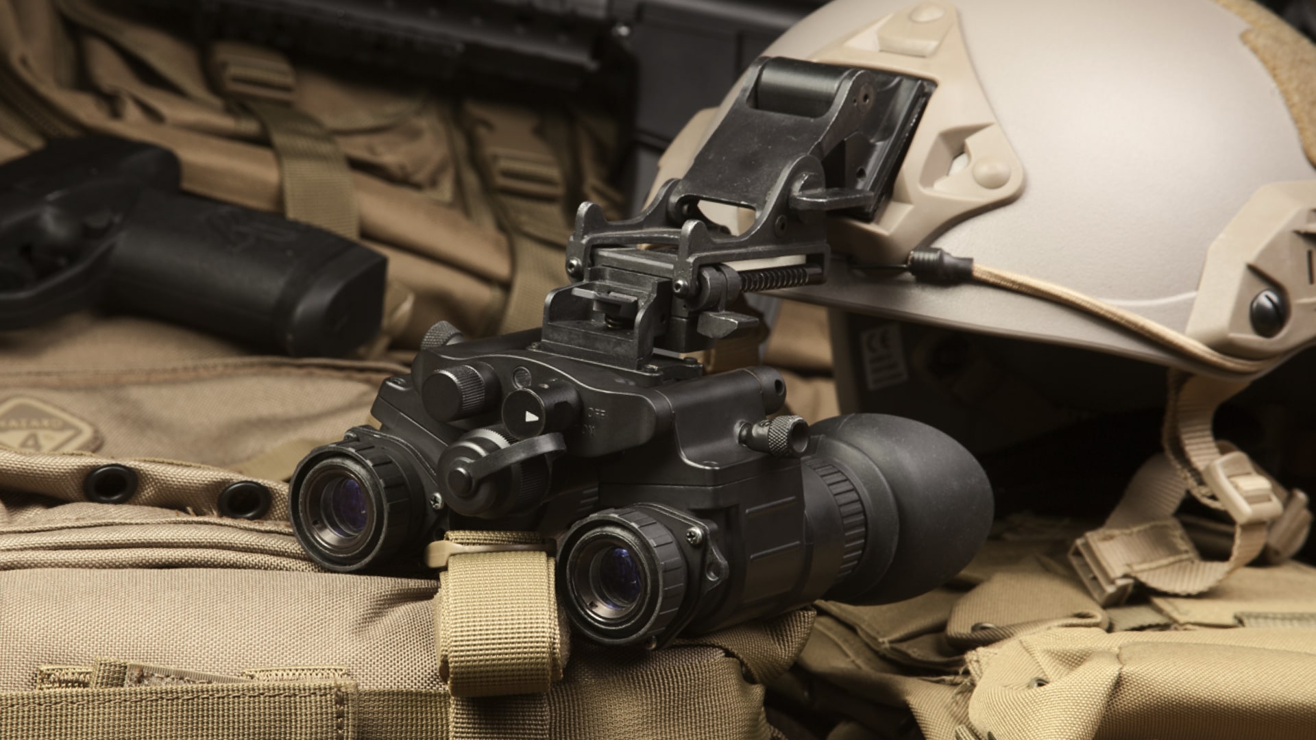 How Do Night Vision Goggles Work NightVisionBinoculars